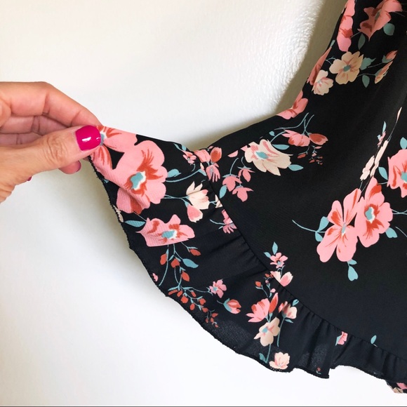 Pins & Needles Silky Flutter-Short Romper - Picture 7 of 8